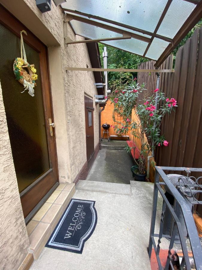 Einfaches Haus mit Privatzimmern und Gemeinschaftsräumen Heilbronn Exterior foto